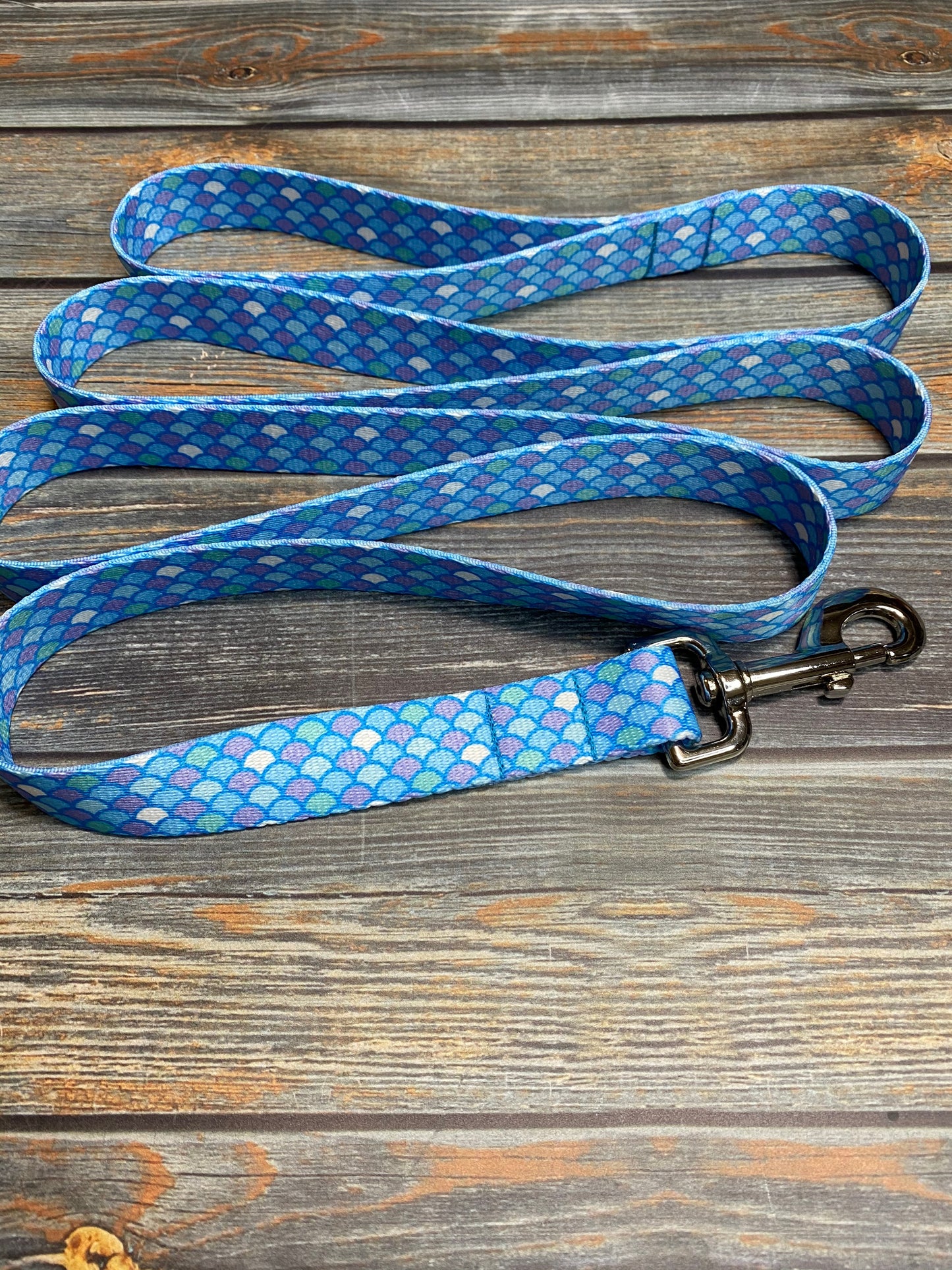 Mermaid Scales Flat Leash